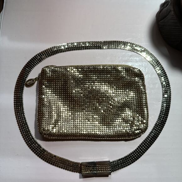 Vintage Whiting & Davis Gold Tone Coin / Makeup Purse Bag Timeless Style Classy - Picture 3 of 12